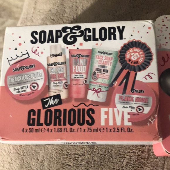Soap &glory bundle - Picture 2 of 4